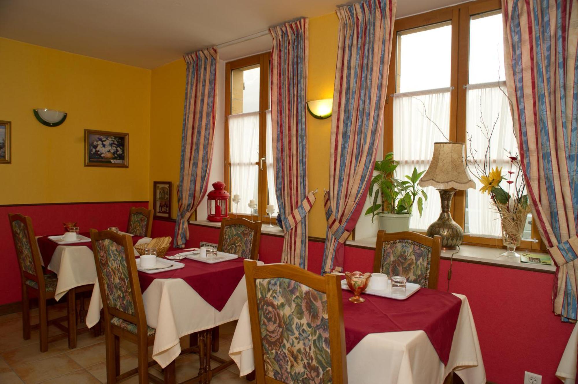 Logis Hotel Le Val De Vence Launois-sur-Vence ภายนอก รูปภาพ