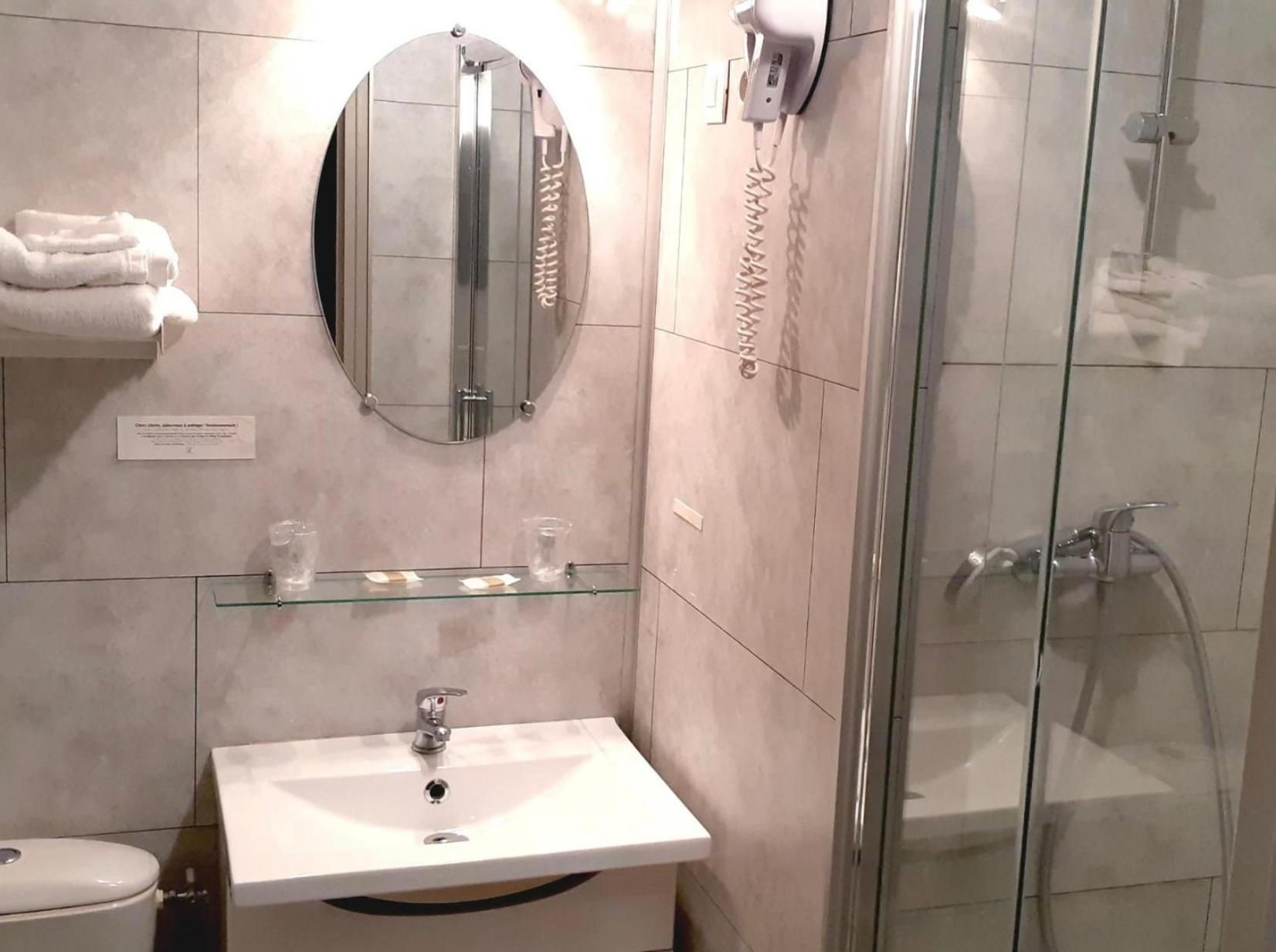 Logis Hotel Le Val De Vence Launois-sur-Vence ภายนอก รูปภาพ